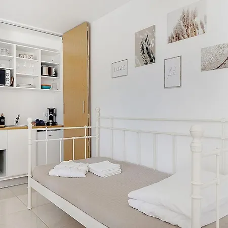 Bougainvillea Apartment